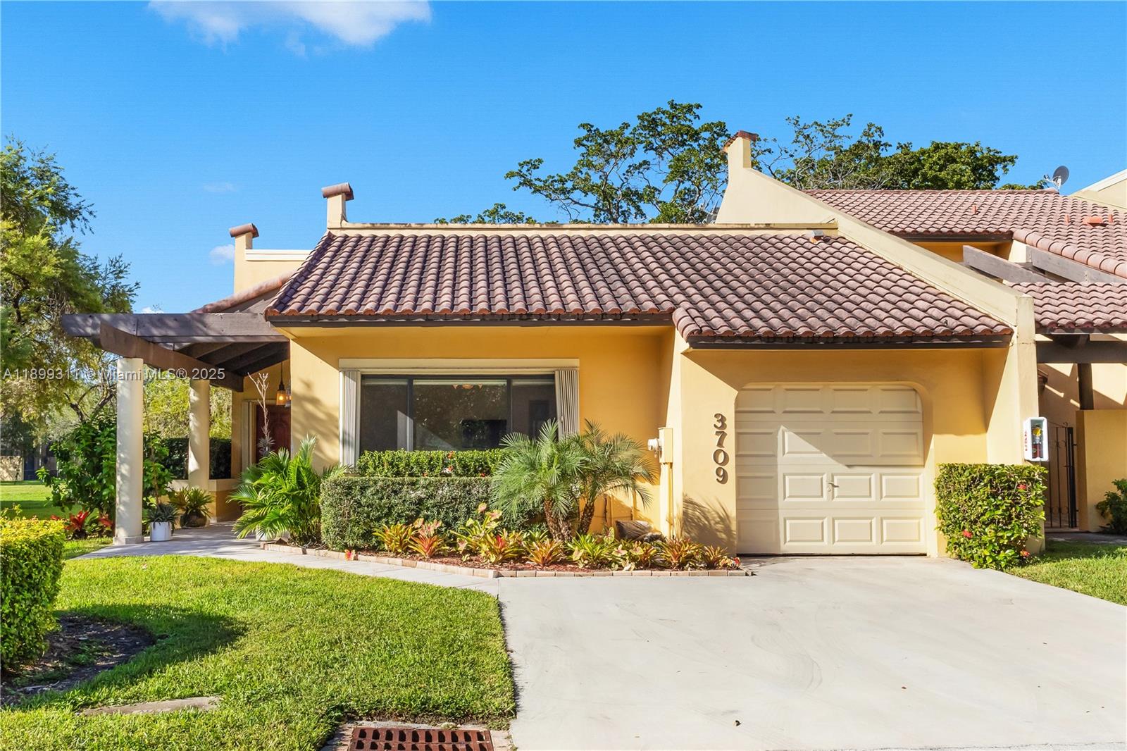3709 Alcantara Ave # 83, Doral FL 33178