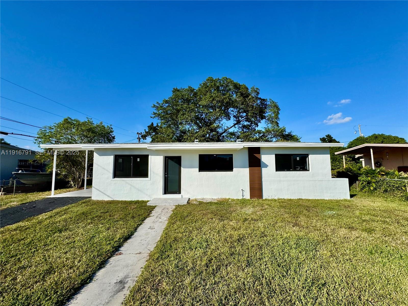 4111 NW 192nd St, Miami Gardens FL 33055