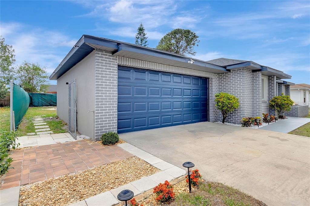 523 FLORAL DRIVE