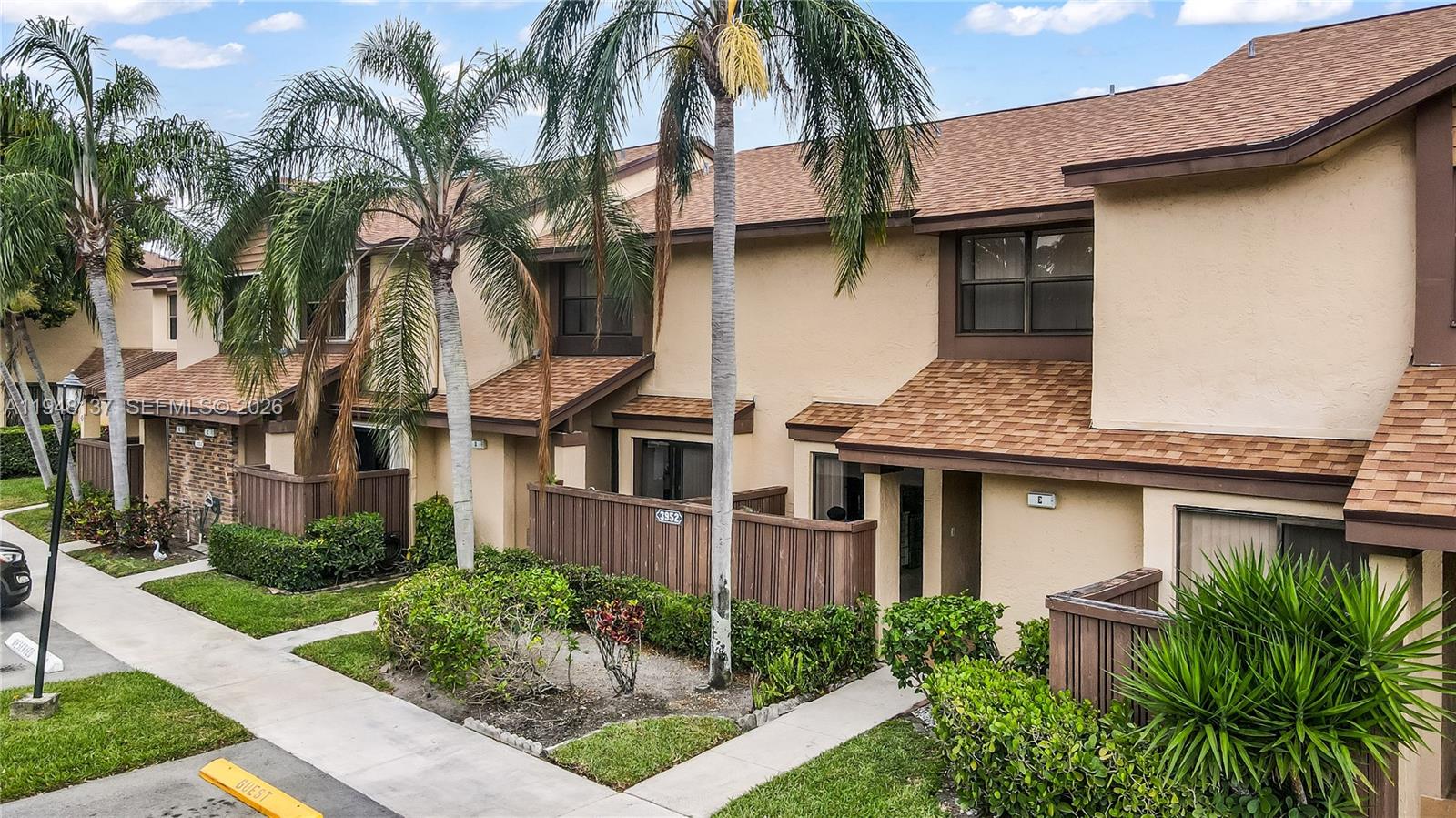 COCONUT CREEK, FL — photo 2 of 30