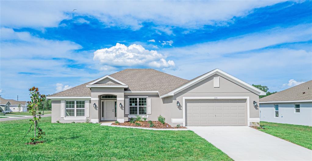 1226 HICKORY NUT DRIVE