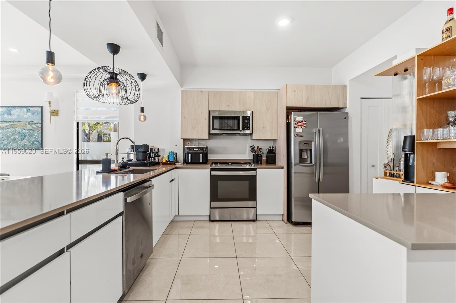4150 N Oak Pl, Dania Beach FL 33314