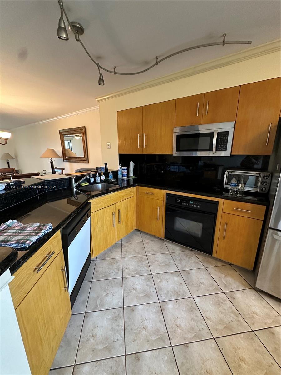 2240 N Cypress Bend Dr # 603, Pompano Beach FL 33069