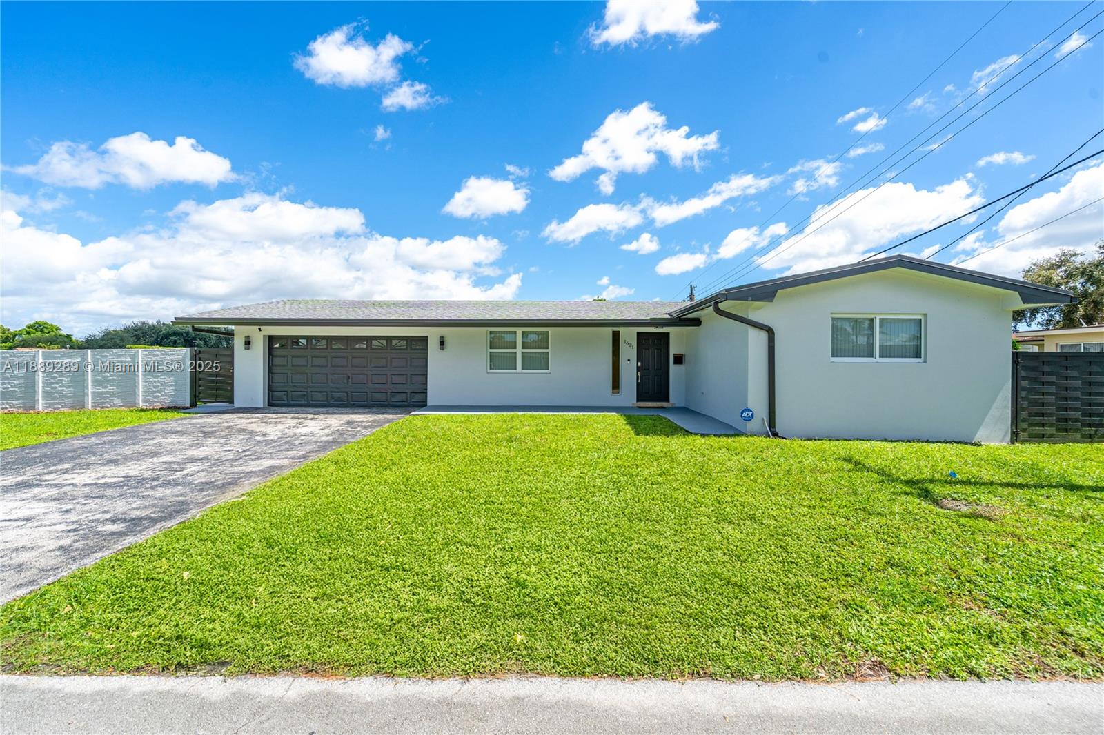 1621 NW 85th Way, Pembroke Pines FL 33024