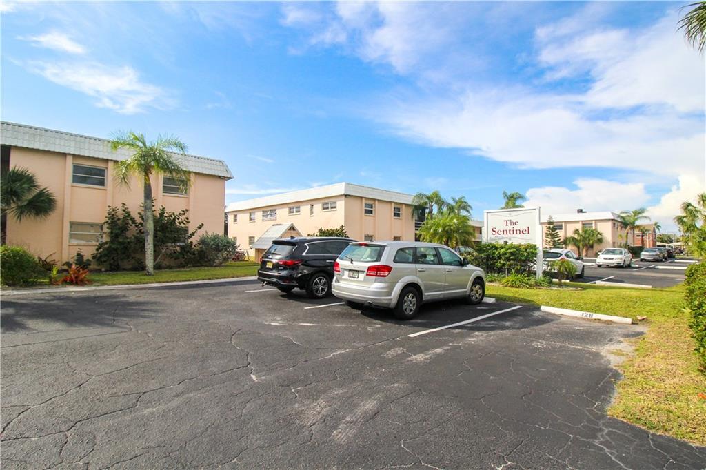 460 BASE AVENUE E UNIT 125, VENICE, FL — photo 3 of 21