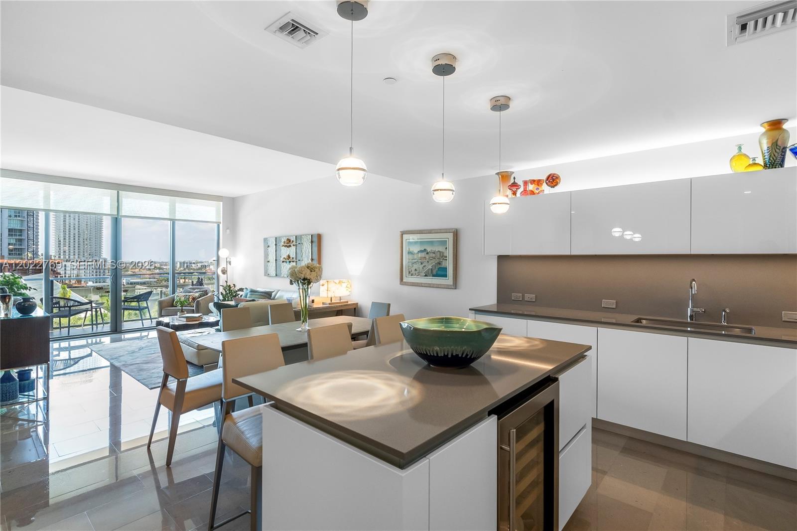 68 SE 6th Street # 810, Miami FL 33131