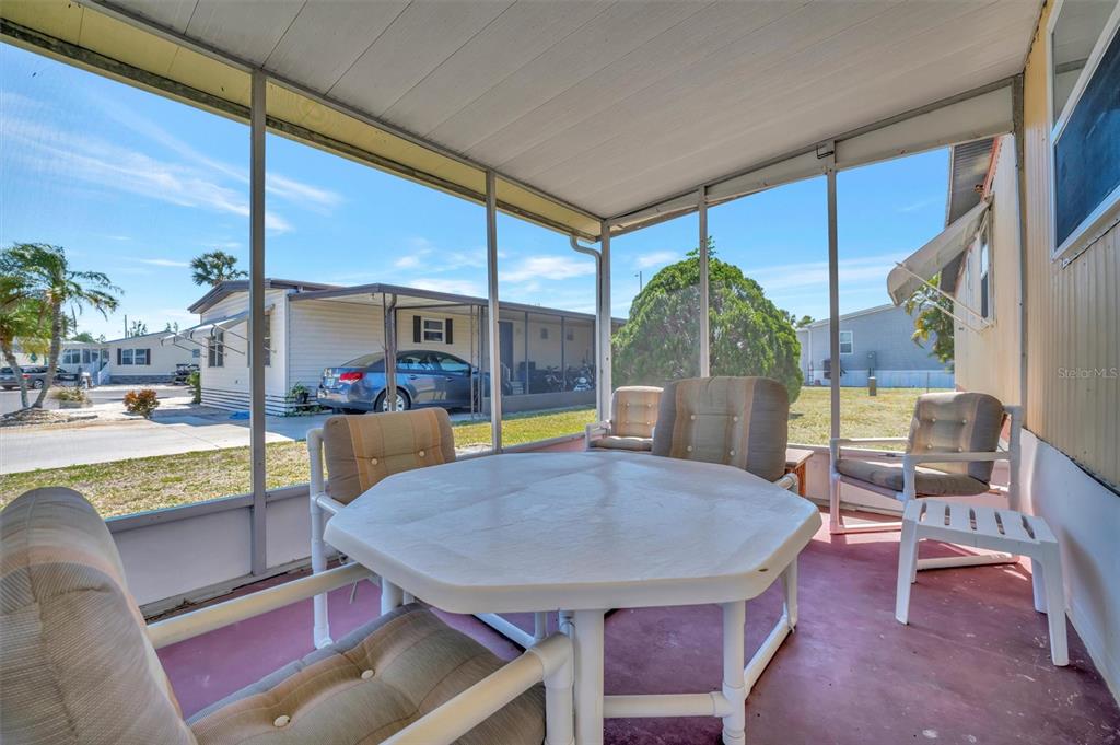 104 SAINT KITTS WAY, APOLLO BEACH, FL — photo 2 of 21