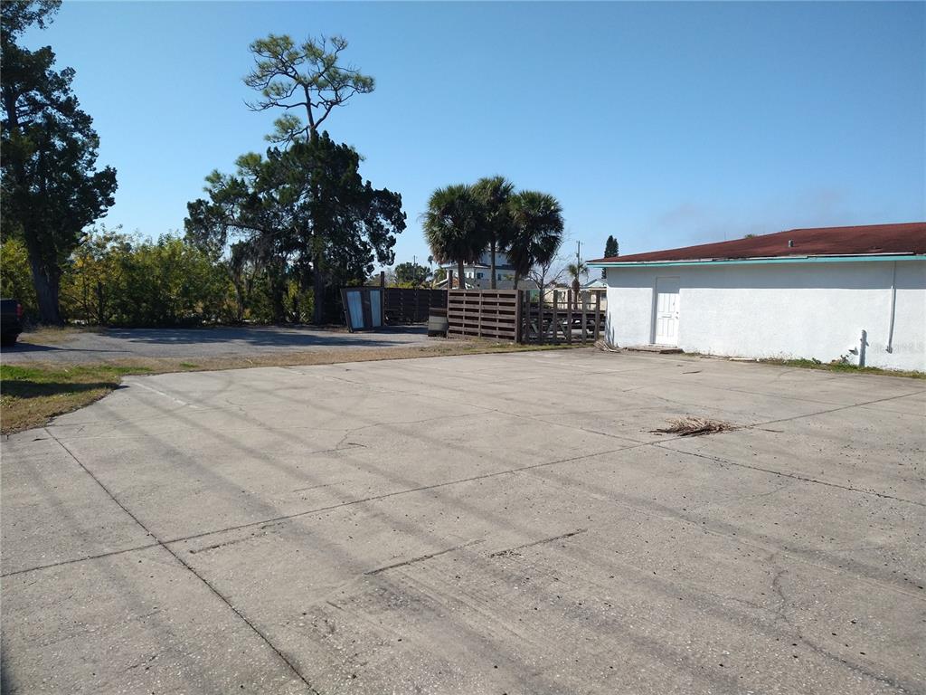 13923 OLD DIXIE HIGHWAY, HUDSON, FL — photo 4 of 25