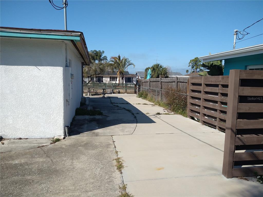 13923 OLD DIXIE HIGHWAY, HUDSON, FL — photo 5 of 25