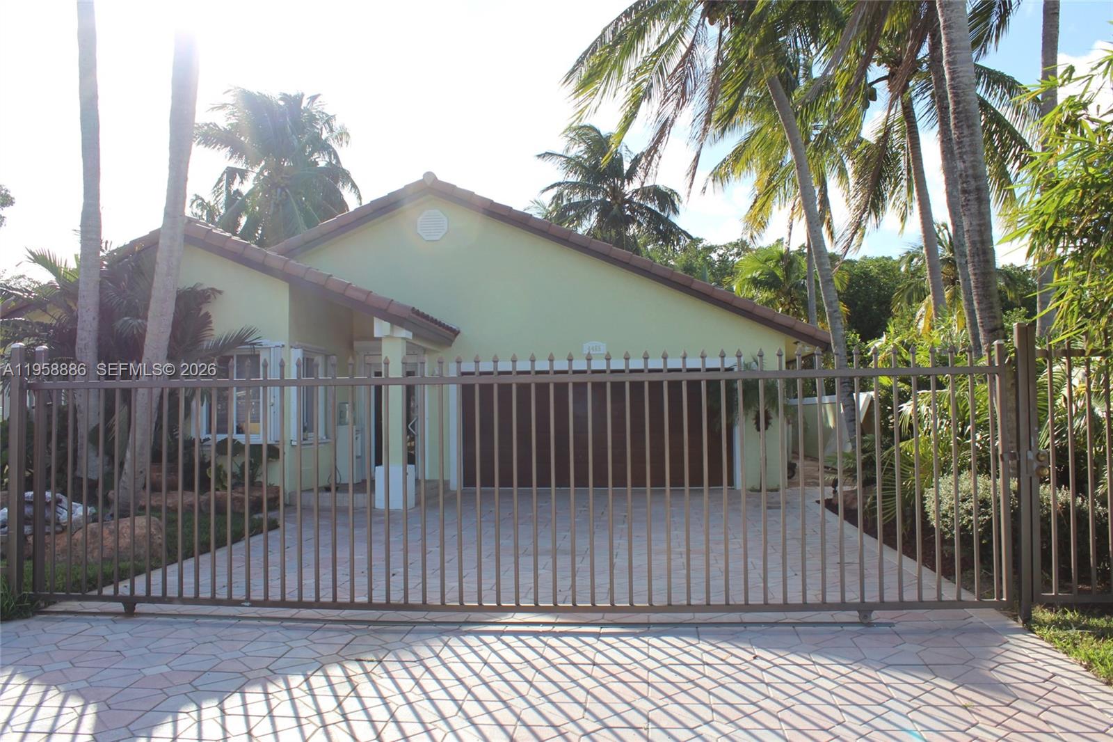 4465 SW 38th Ter, Dania Beach FL 33312