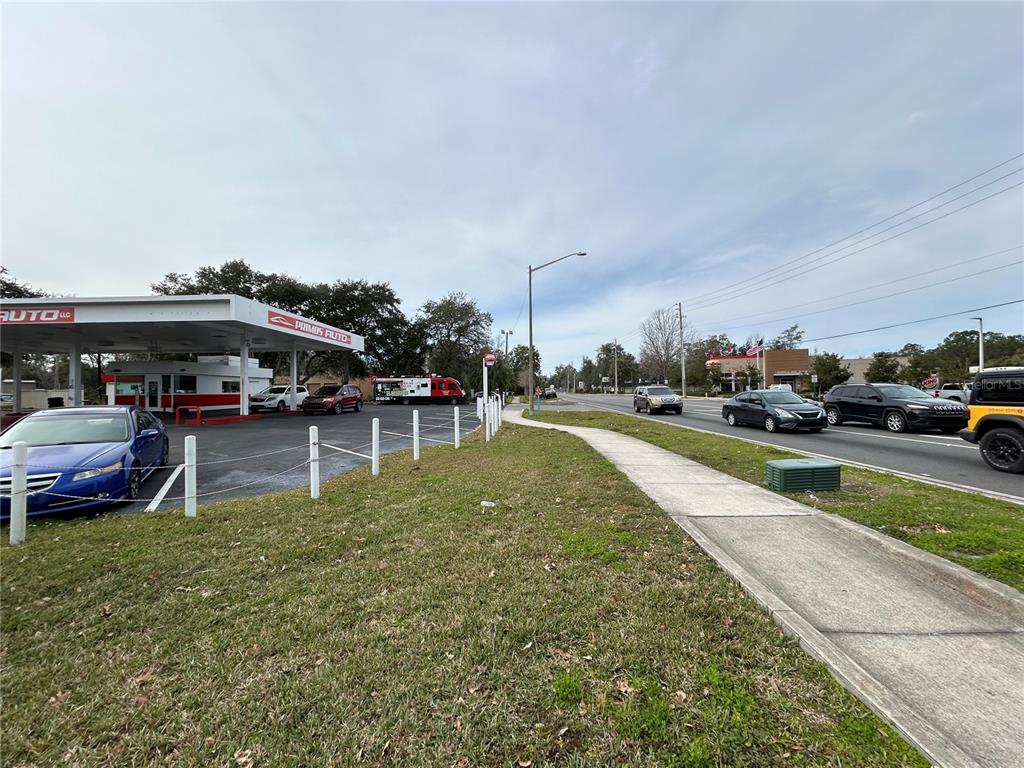 1516 N MAIN STREET, GAINESVILLE, FL — photo 4 of 9