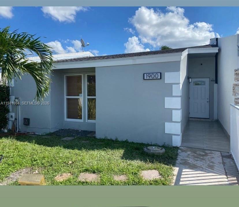 1900 W 72nd St, Hialeah FL 33014
