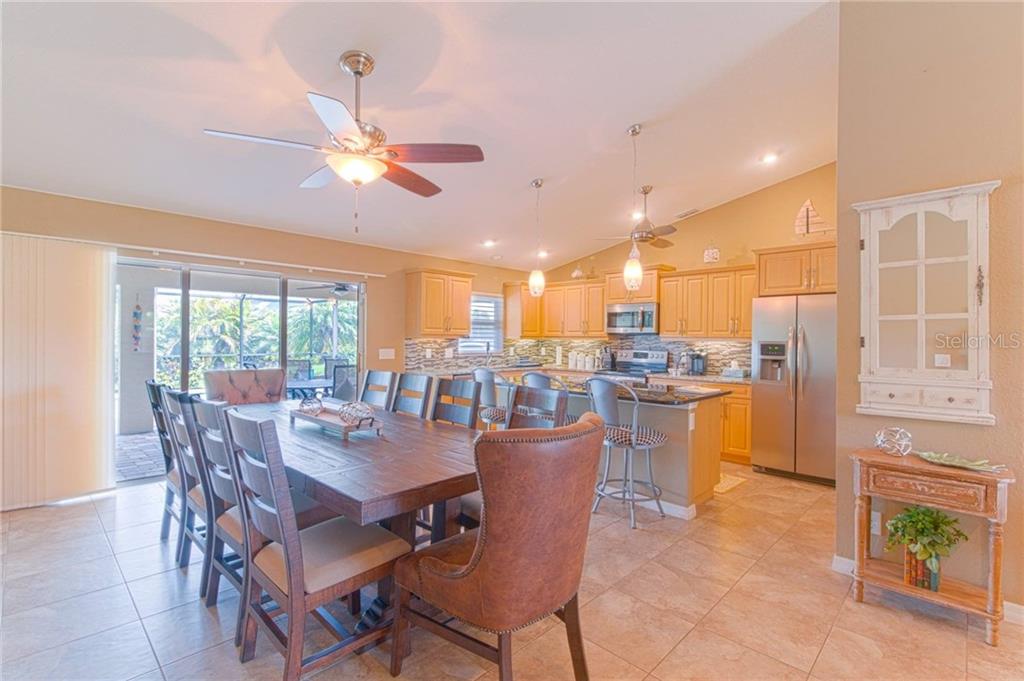 11268 OCEANSPRAY BOULEVARD, ENGLEWOOD, FL — photo 4 of 23