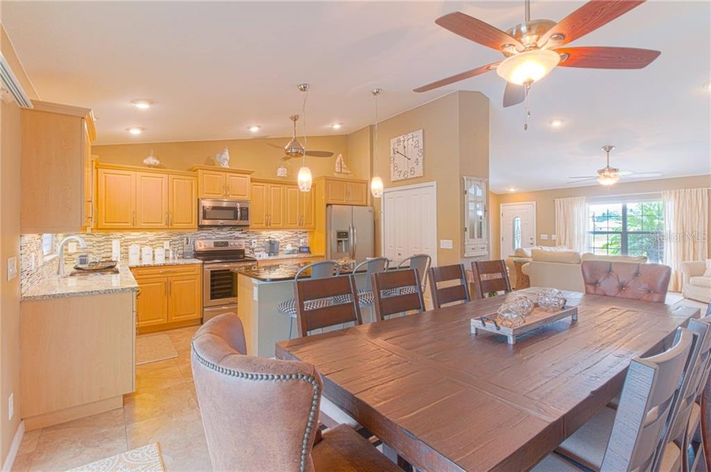 11268 OCEANSPRAY BOULEVARD, ENGLEWOOD, FL — photo 5 of 23