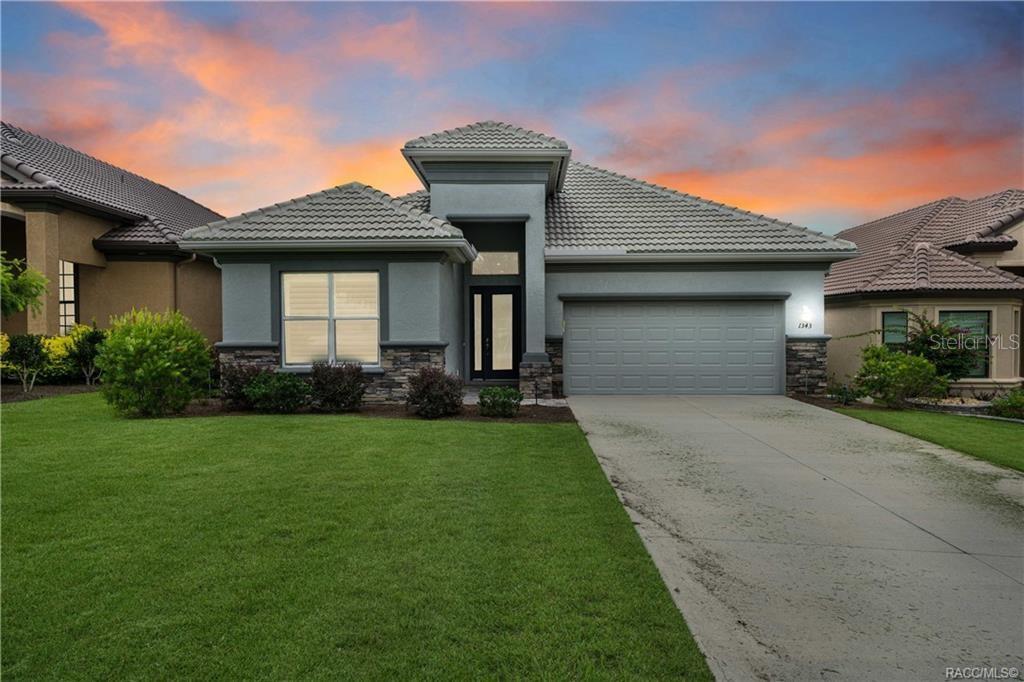 1343 W GREENMEADOW PATH