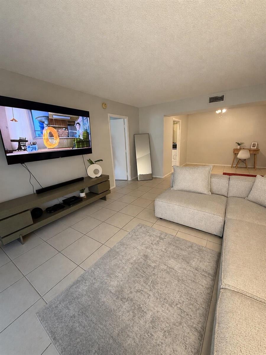 4168 INVERRARY Drive # 103, Lauderhill FL 33319