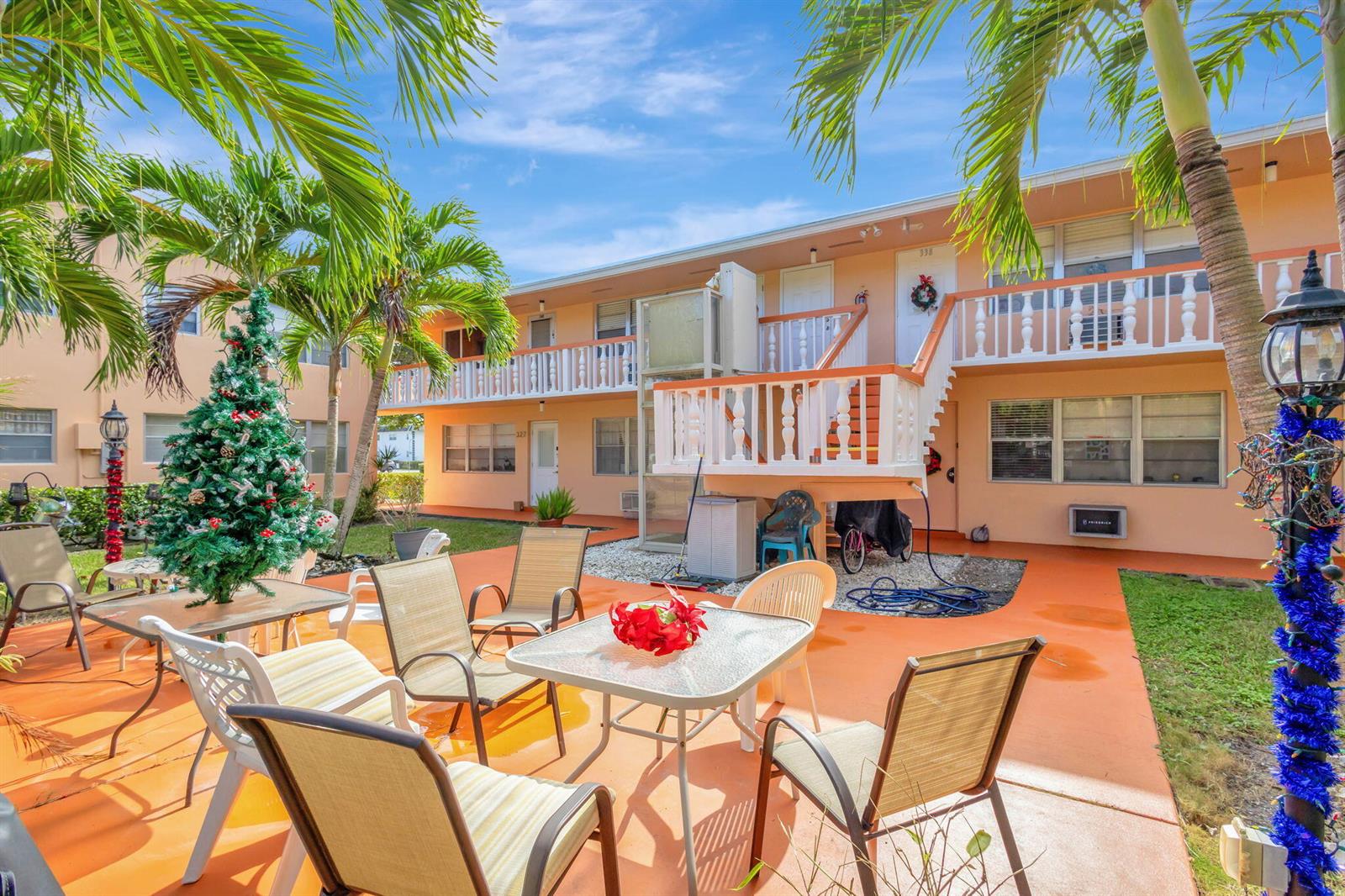 332 Sheffield N, West Palm Beach FL 33417