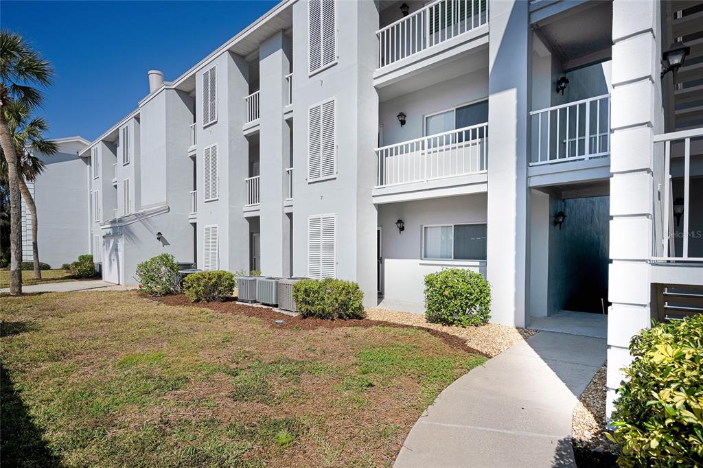 408 CERROMAR CIRCLE S UNIT 132