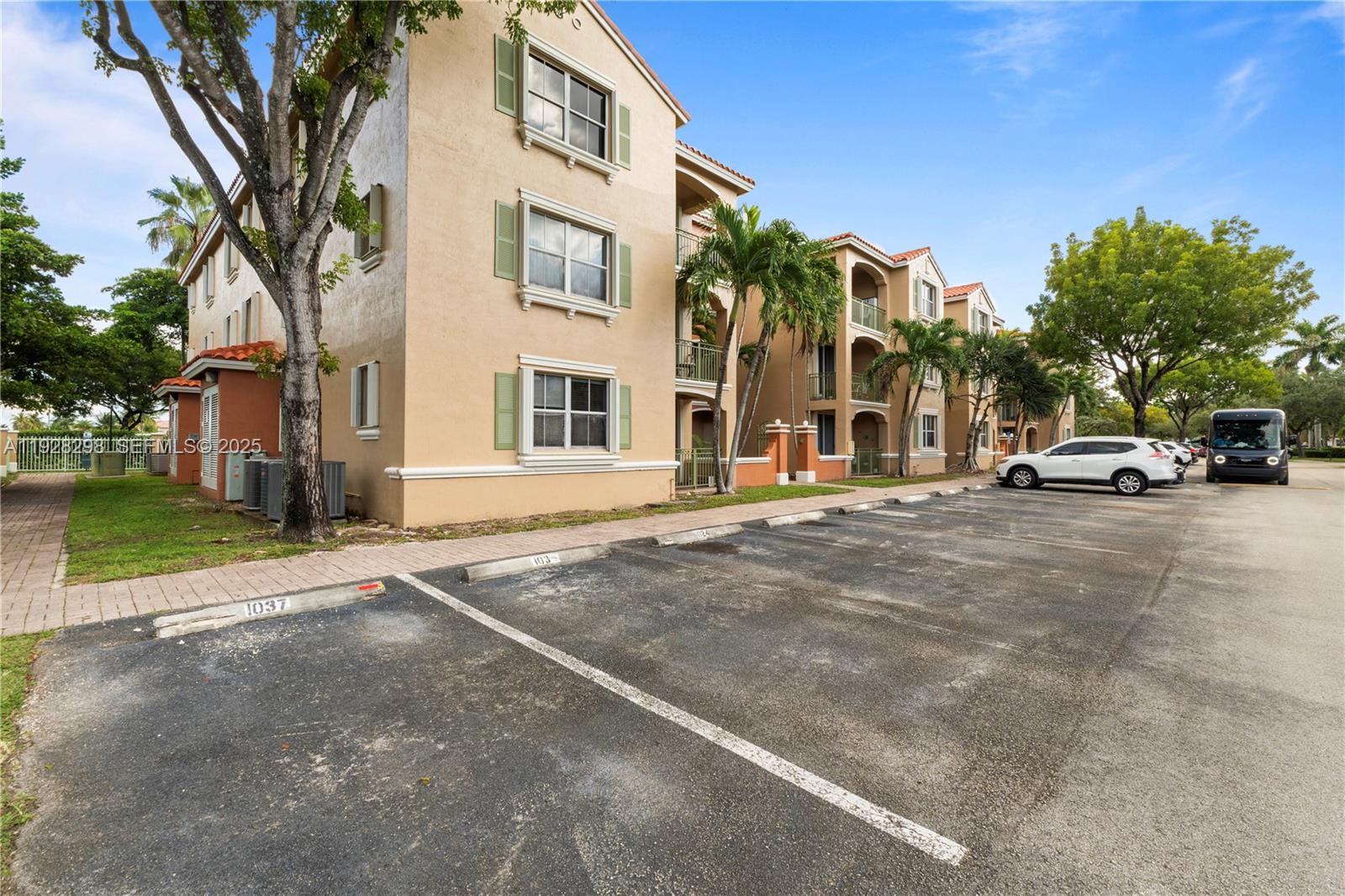 6500 NW 114th Ave # 1032, Doral FL 33178