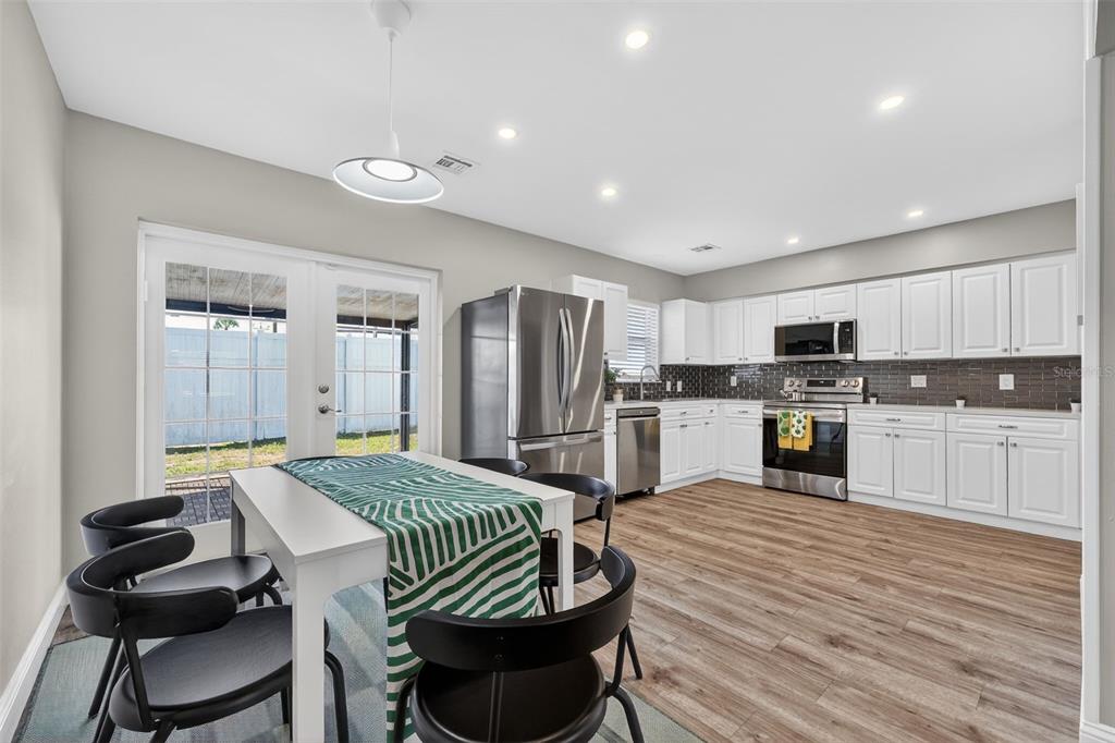 2806 UPPER TANGELO DRIVE, SARASOTA, FL — photo 2 of 30