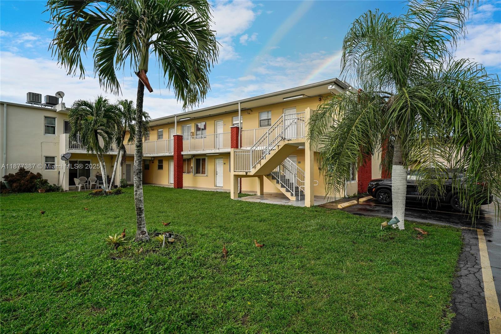 1255 W 49th Pl # H202, Hialeah FL 33012