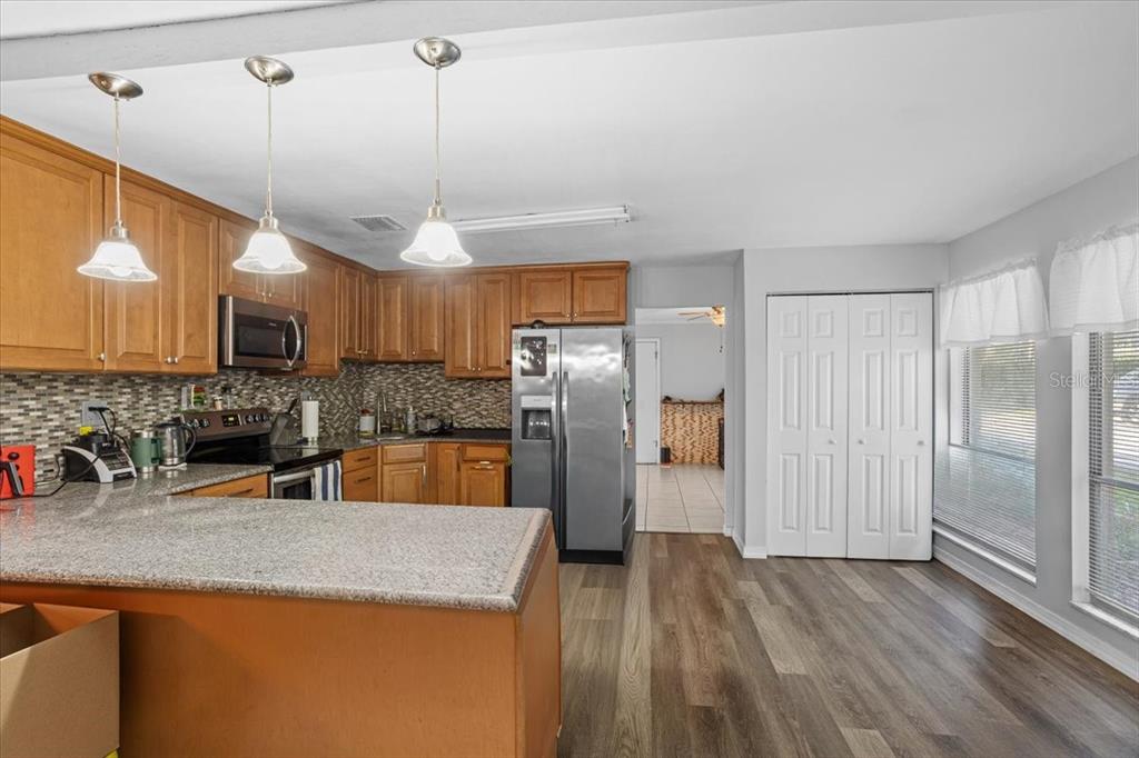 425 NW 79TH DRIVE, GAINESVILLE, FL — photo 3 of 20