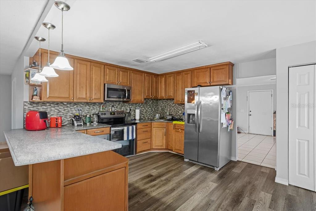 425 NW 79TH DRIVE, GAINESVILLE, FL — photo 4 of 20