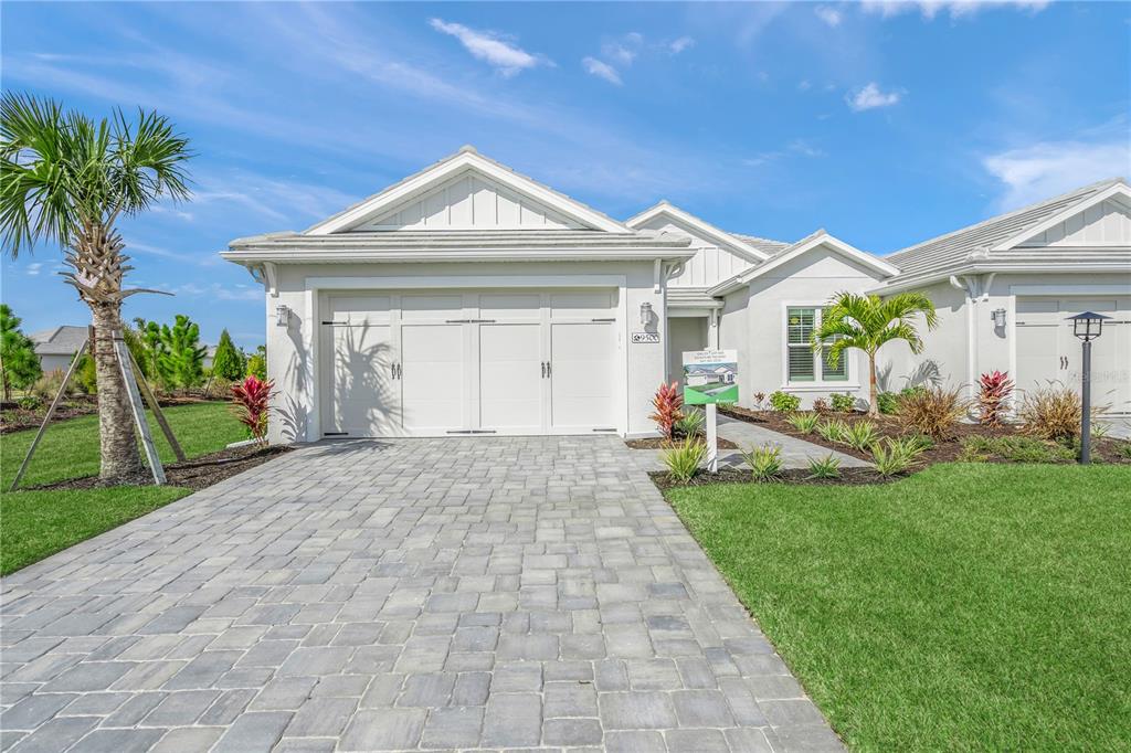 9500 LUNAR DOVE DRIVE
