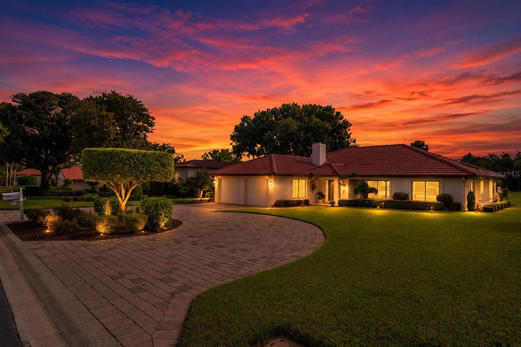 517 CLUBHOUSE DRIVE