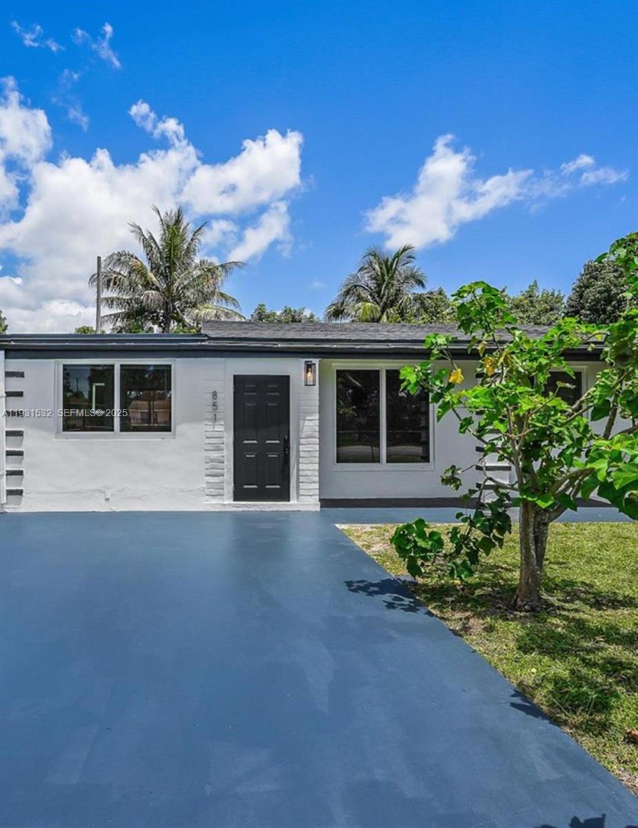 851 NW 146th St, Miami FL 33168
