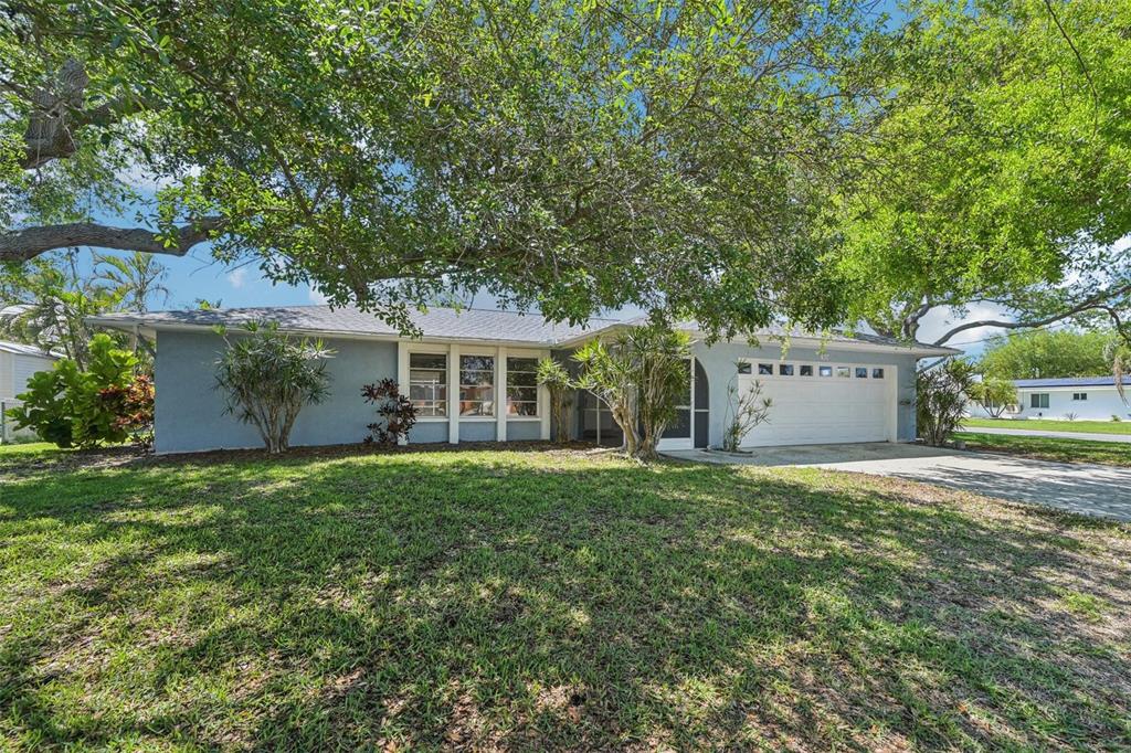 437 S SHORE DRIVE