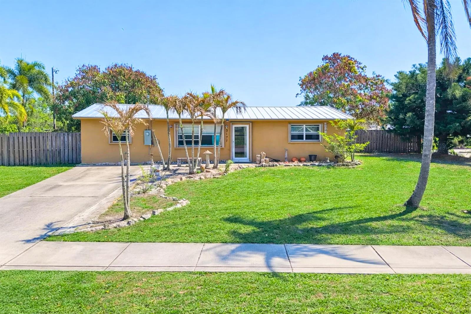 3177 SE Golden Gate Avenue, Stuart FL 34997