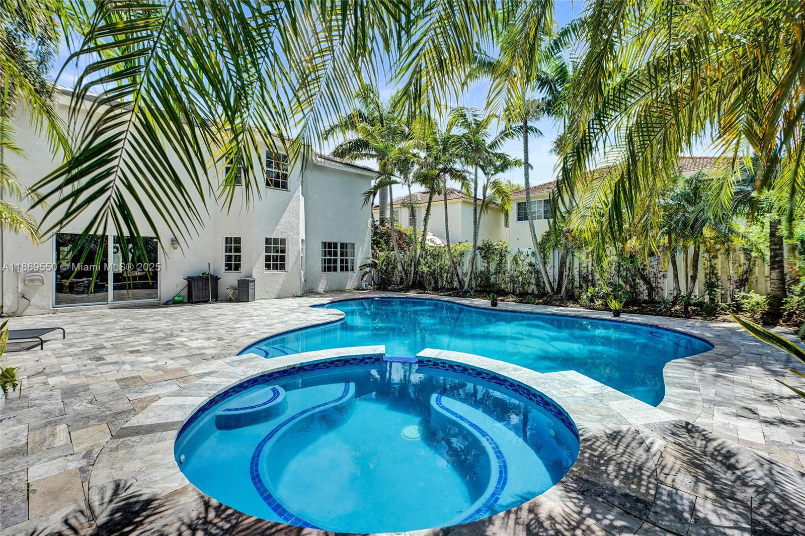 85 Gables Blvd, Weston FL 33326