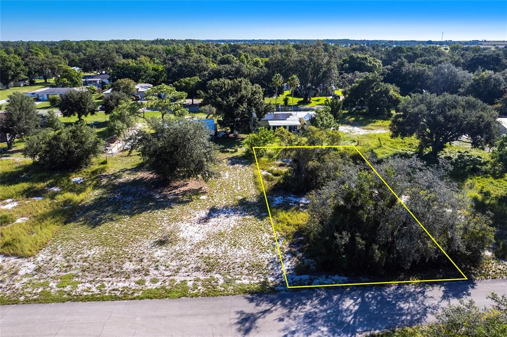 913 HOLLYHOCK COURT