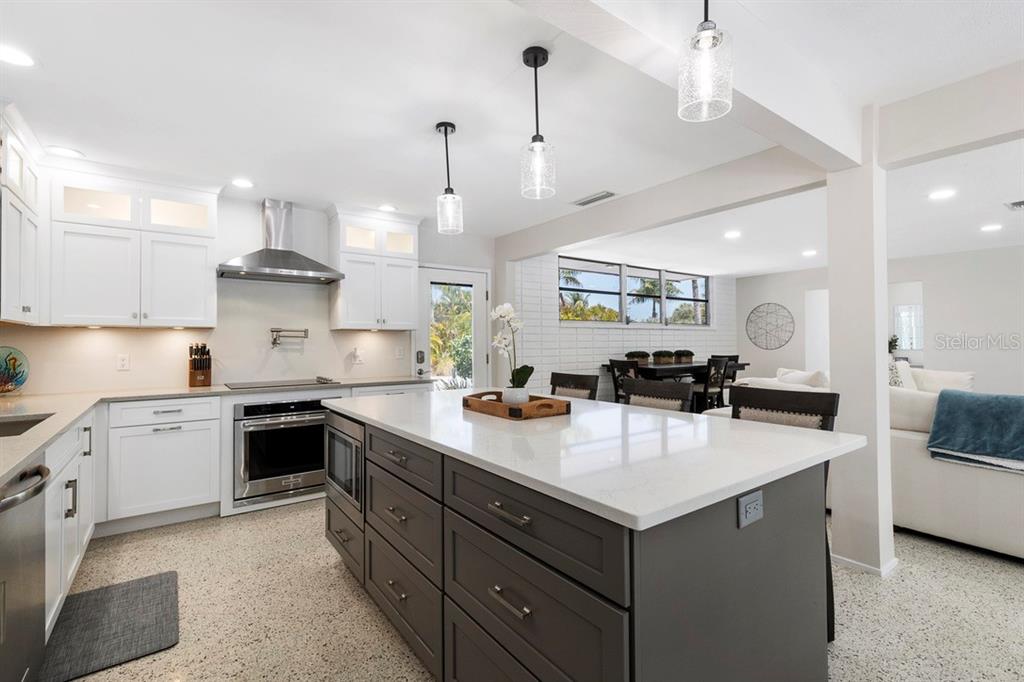 1165 MORNINGSIDE PLACE, SARASOTA, FL — photo 4 of 30
