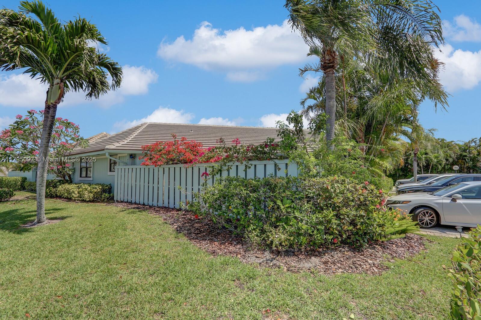 1127 E Seminole Ave # 25D, Jupiter FL 33477