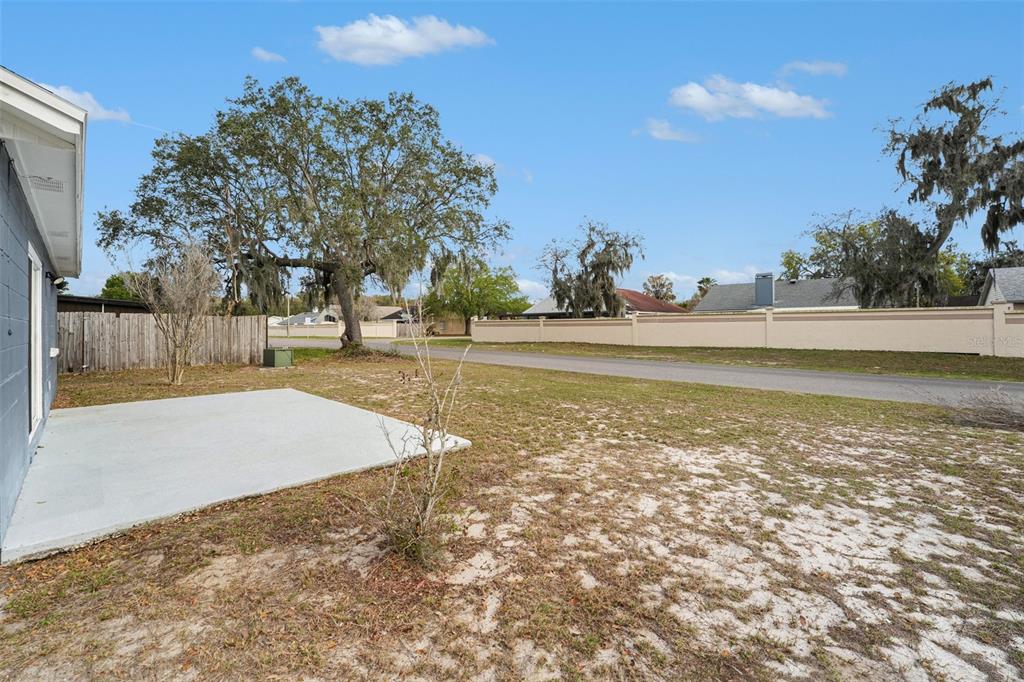 3339 QUEENS COVE LOOP, WINTER HAVEN, FL — photo 2 of 16