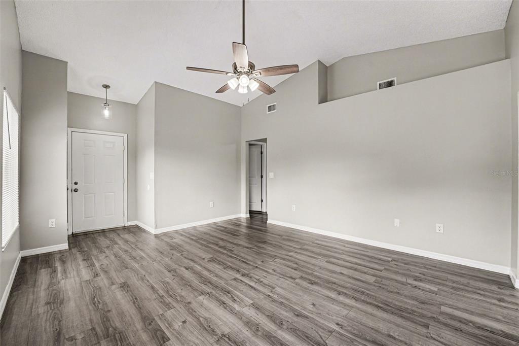 3339 QUEENS COVE LOOP, WINTER HAVEN, FL — photo 4 of 16