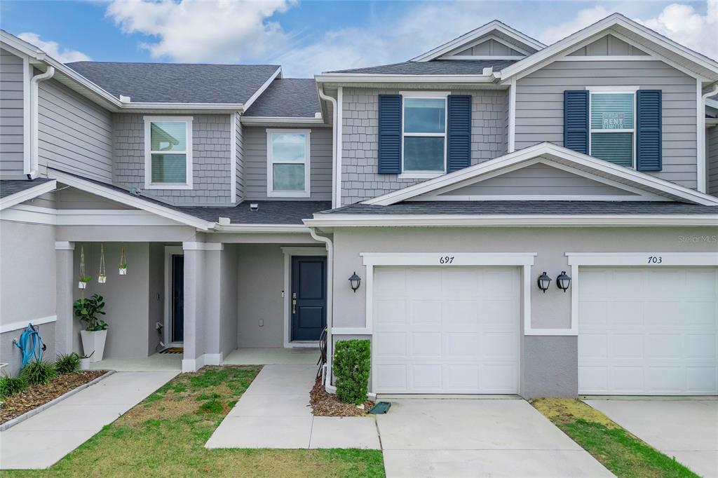 697 STONEY POINT CIRCLE