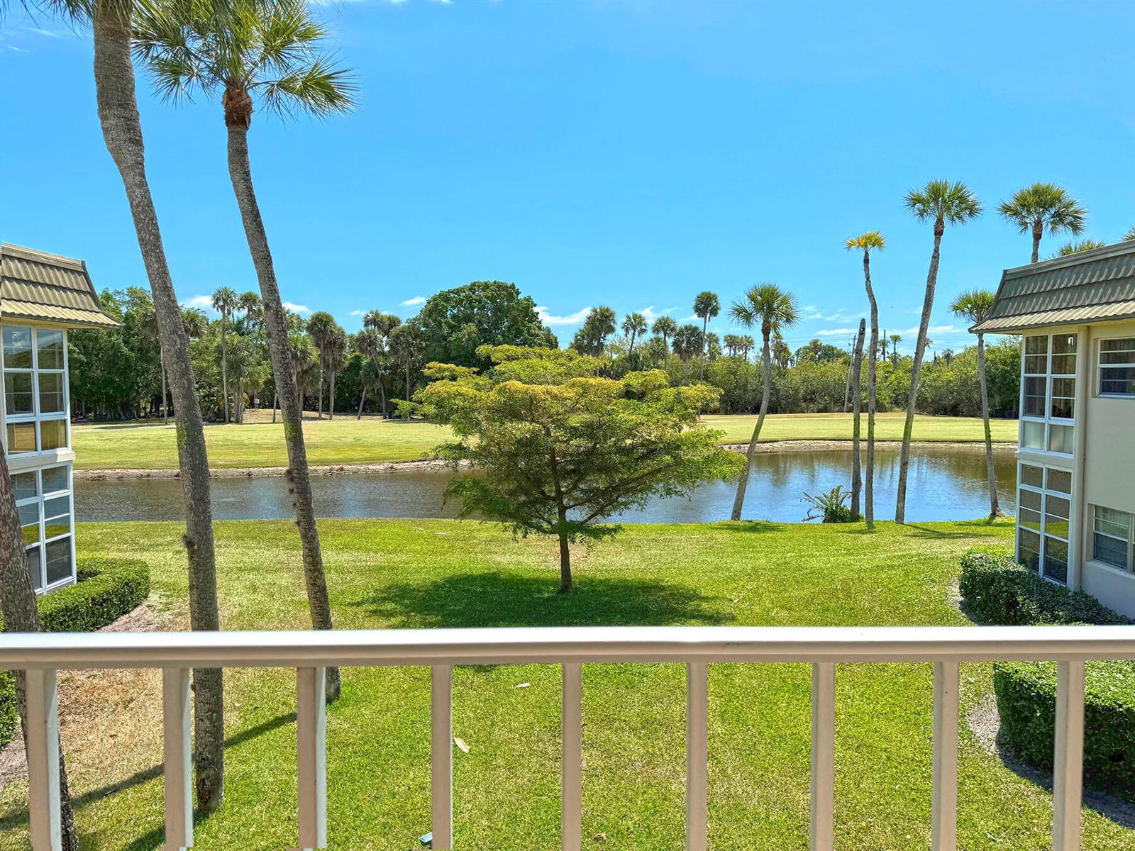 VERO BEACH, FL — photo 2 of 30