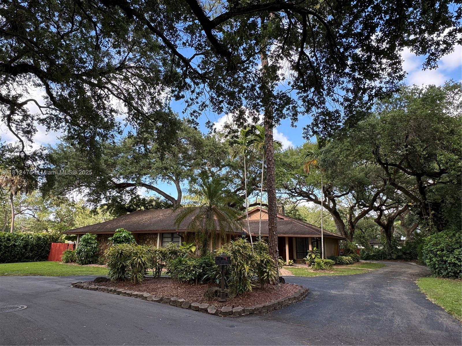 5790 SW 37th Ter, Dania Beach FL 33312