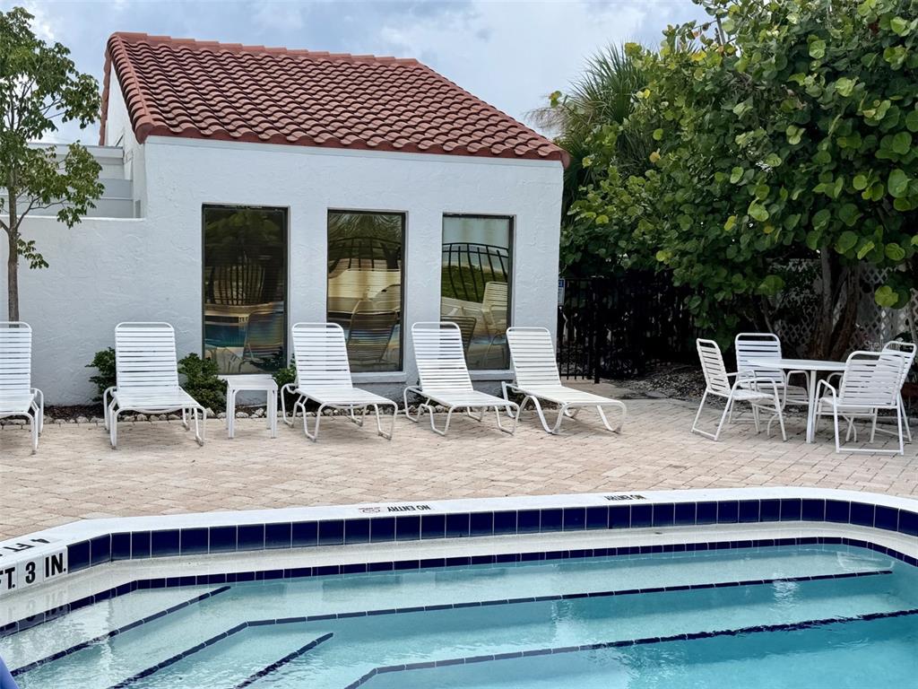 1585 TARPON CENTER DR UNIT 21, VENICE, FL — photo 3 of 4