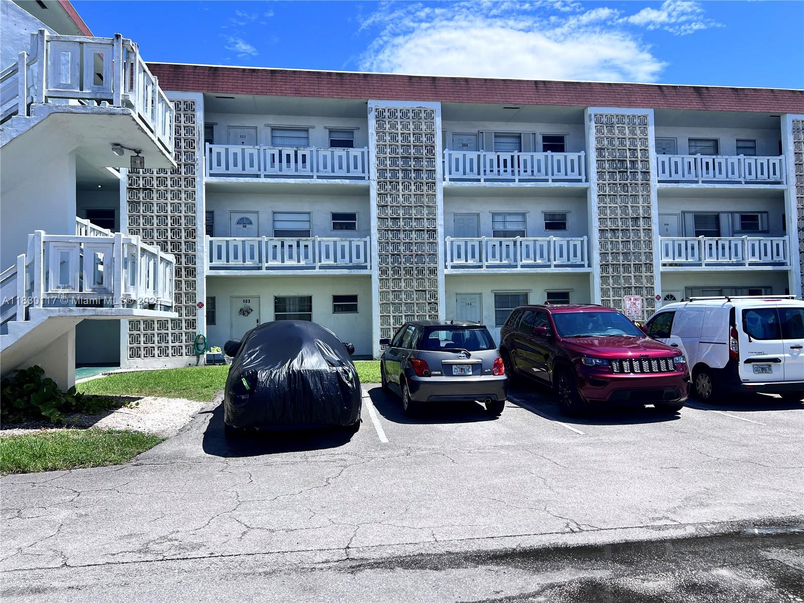 1280 NW 43rd Ter # 203, Lauderhill FL 33313