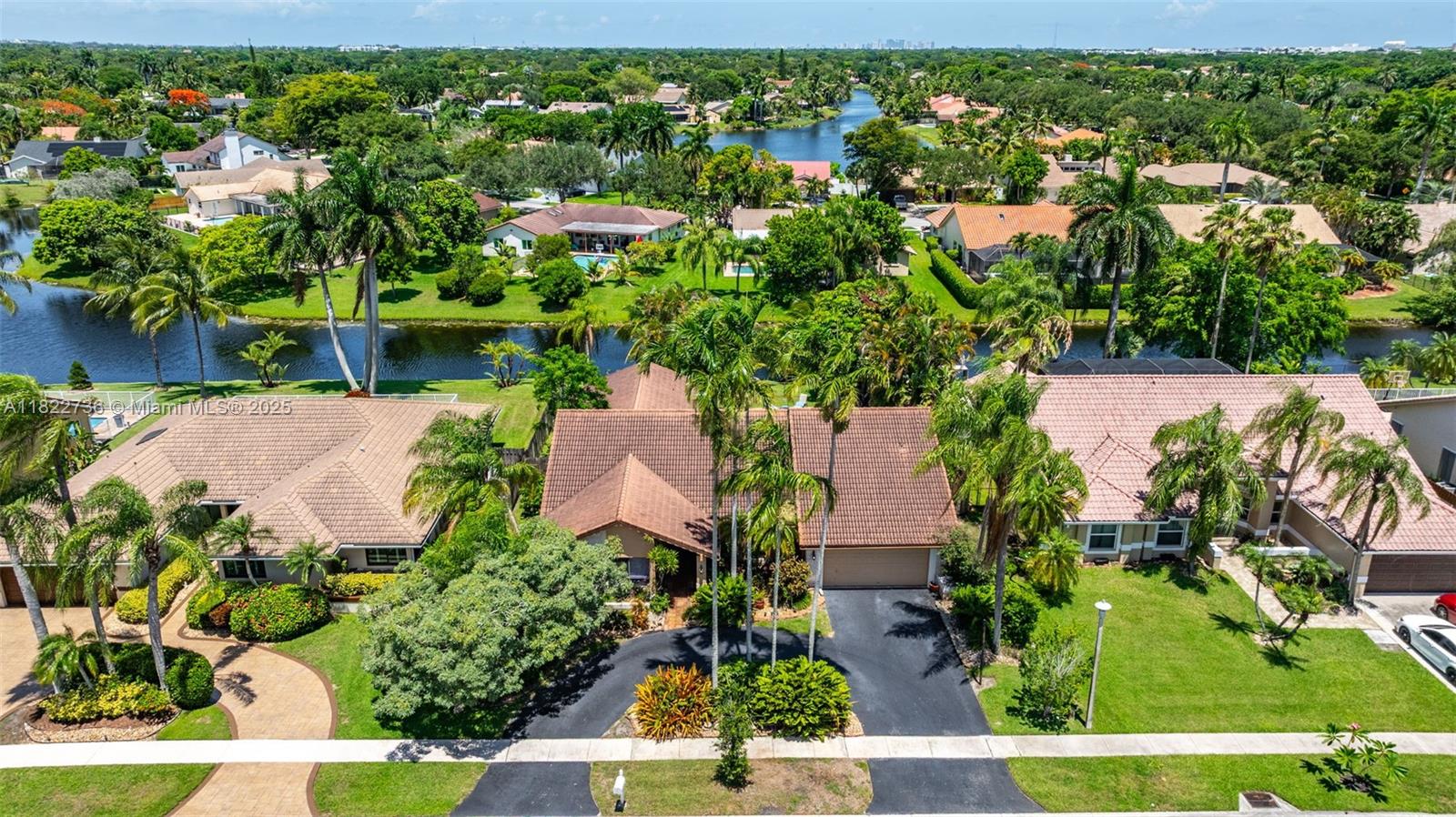 1180 NW 100th Way, Plantation FL 33322