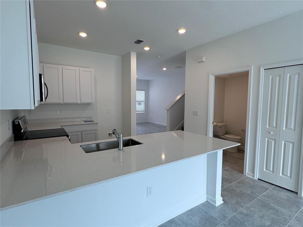 2494 SKYLINE LOOP, KISSIMMEE, FL — photo 4 of 24