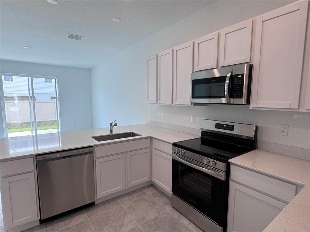 2494 SKYLINE LOOP, KISSIMMEE, FL — photo 5 of 24