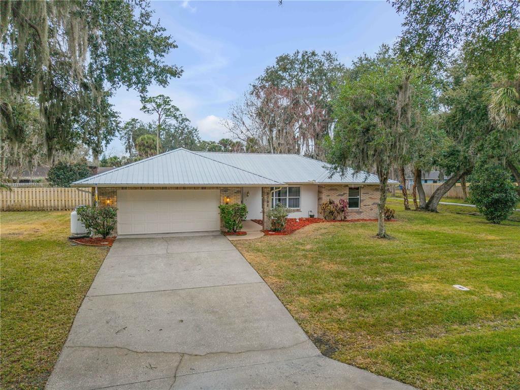 2704 ORANGE TREE DRIVE