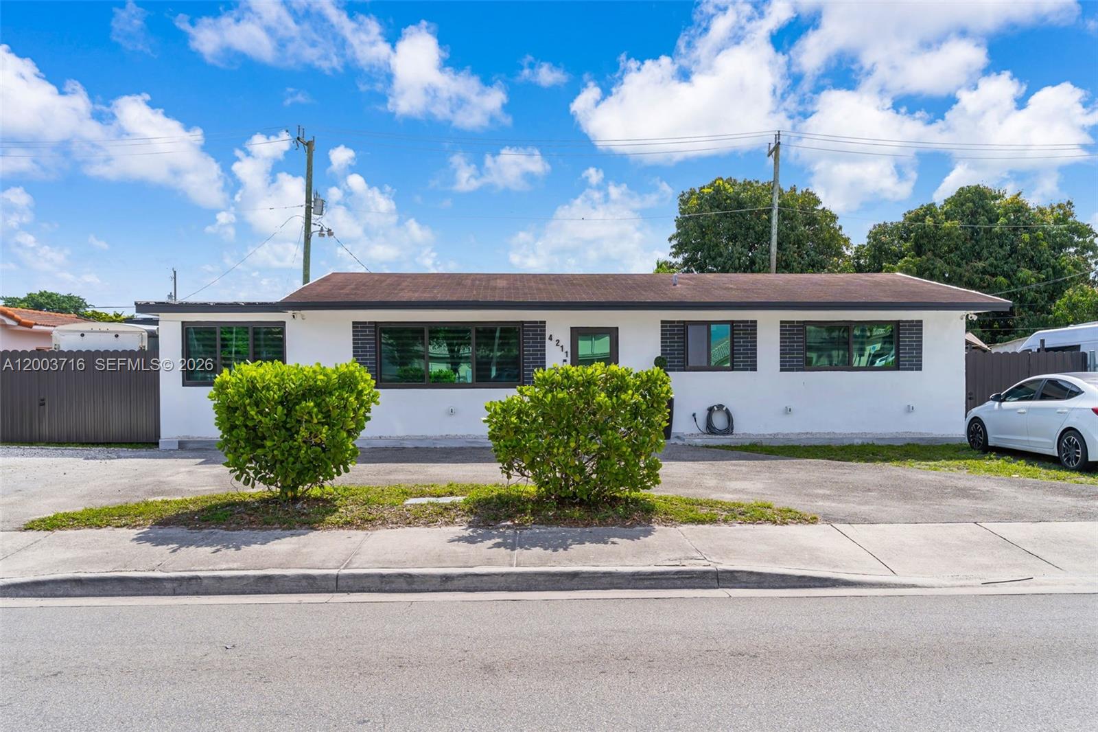 4211 W 8th Ave, Hialeah FL 33012