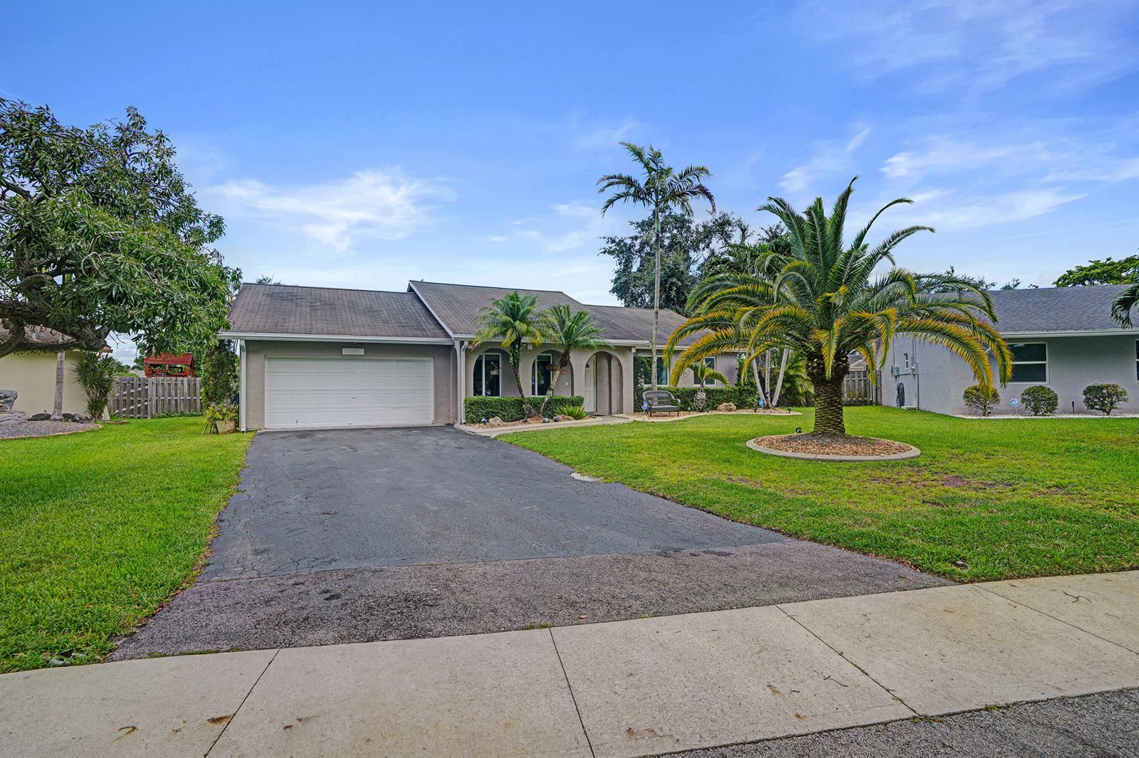10141 SW 49th Court, Cooper City FL 33328
