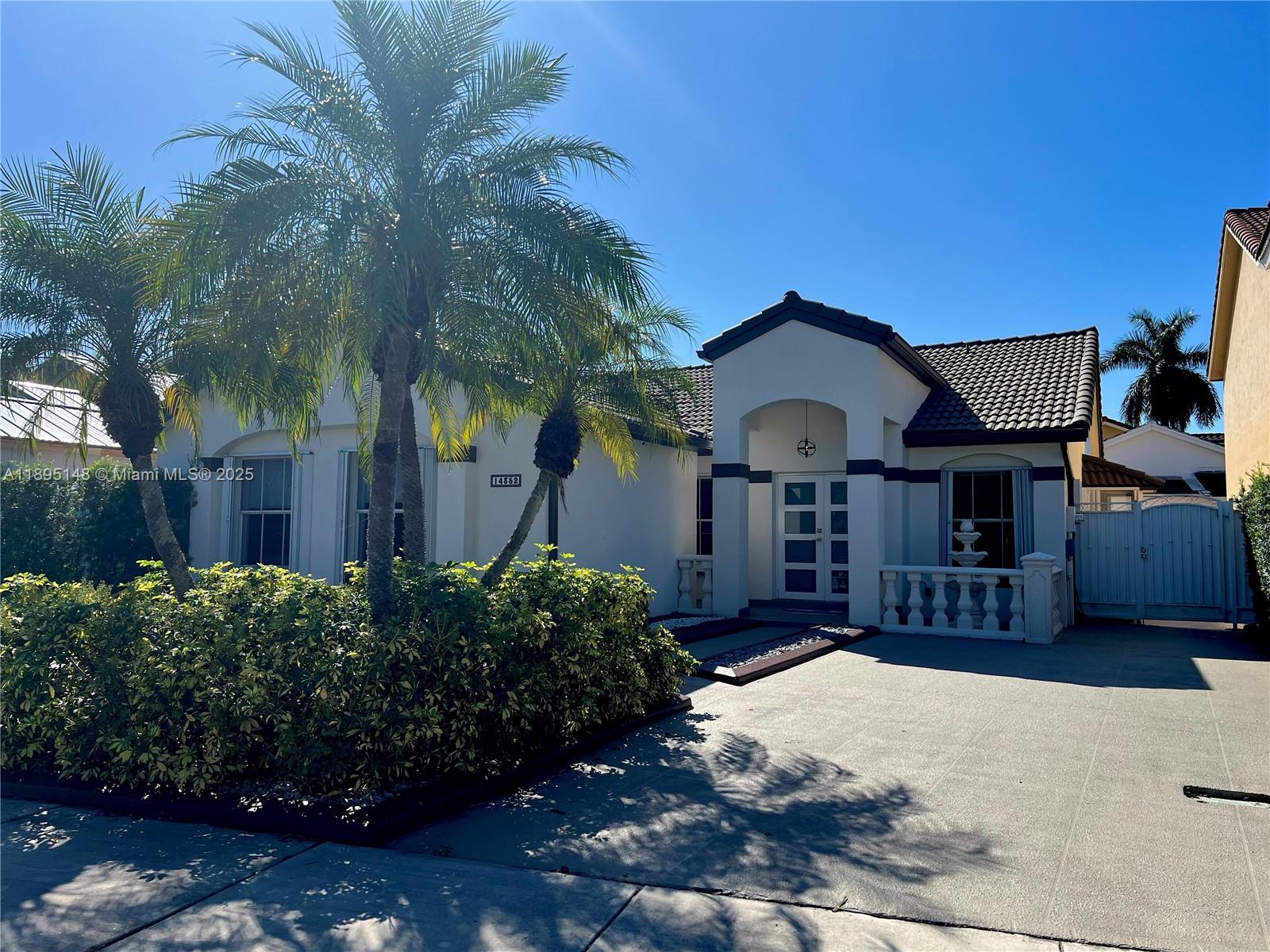 14352 SW 90th St, Miami FL 33186
